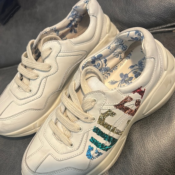size 32 Gucci sneaker one shoe clean and they back to new barely worn authentic - Picture 1 of 3